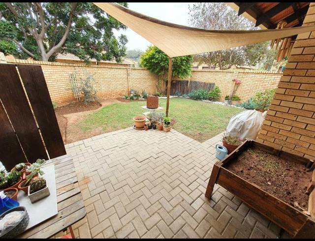 3 BEDROOM TOWNHOUSE FOR SALE IN SINOVILLE